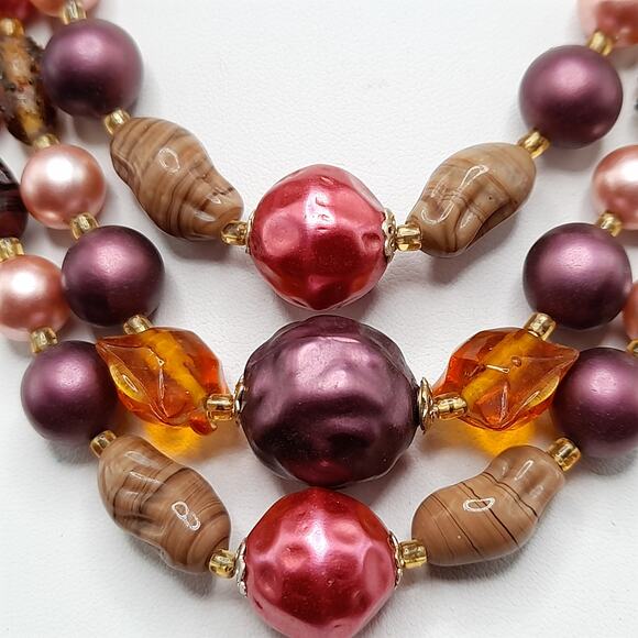 Vintage Japan Art Glass Necklace, Plum Pink Topaz, 1950s Vintage Jewelry - Picture 4 of 15